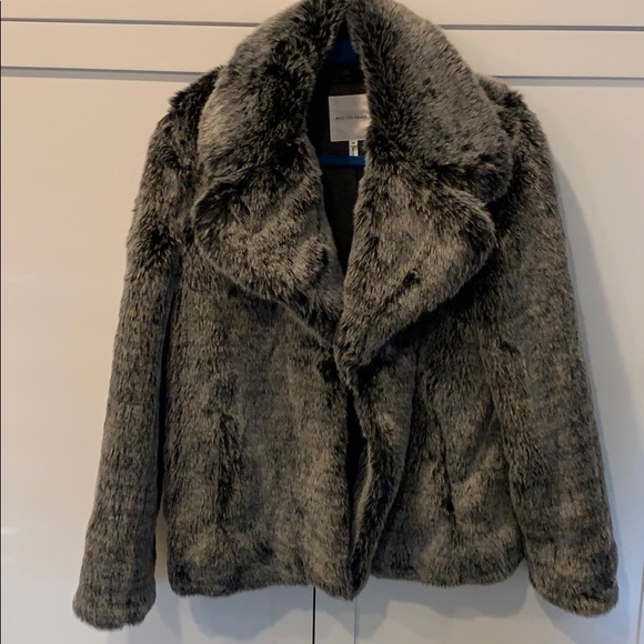 Avec Les Filles Grey Faux Fur Coat - Picture 2 of 5